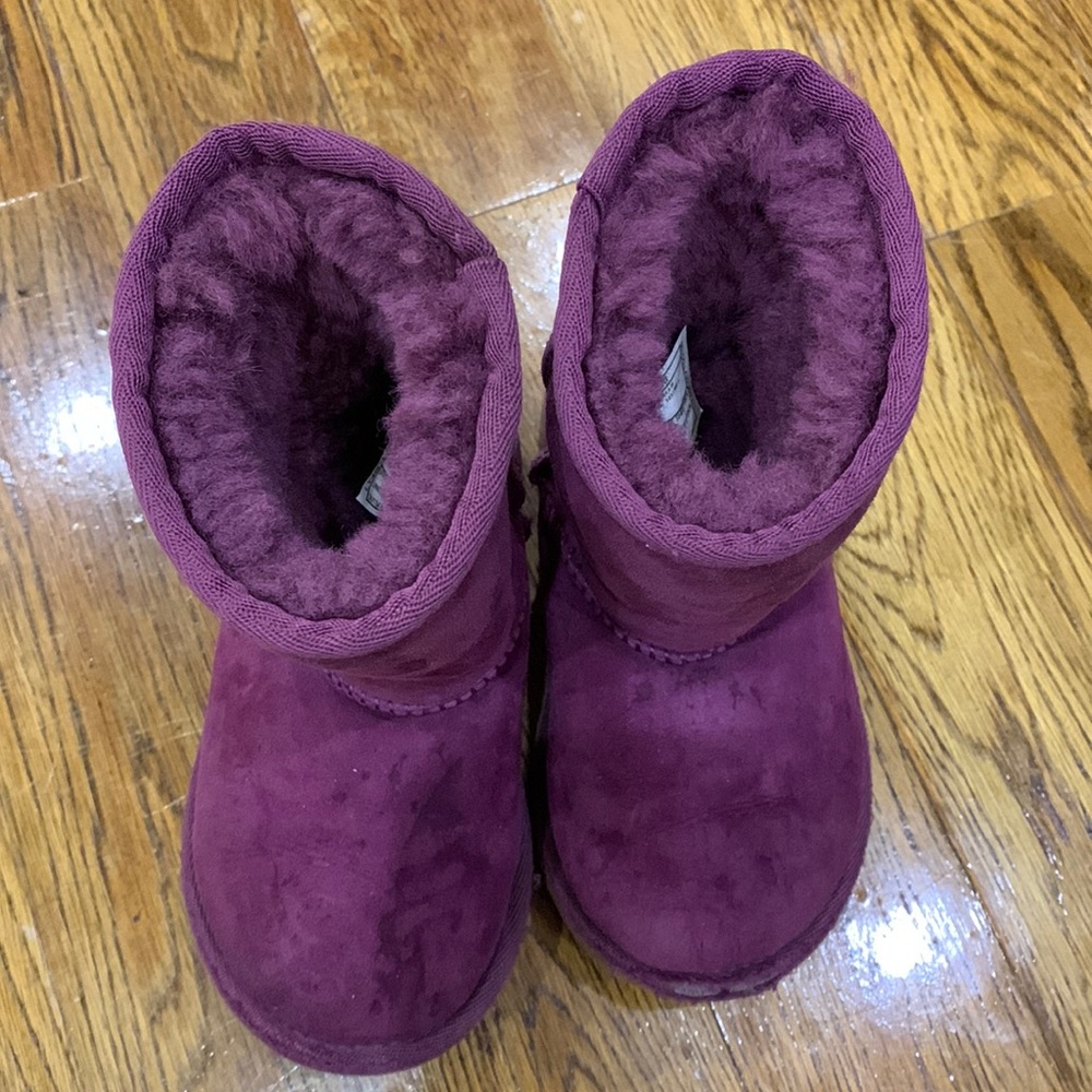 Worn Ugg kids Classic size 9 purple.